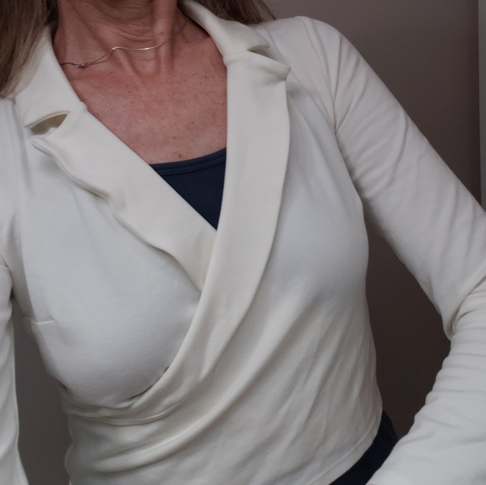 Midriff long sleeve top